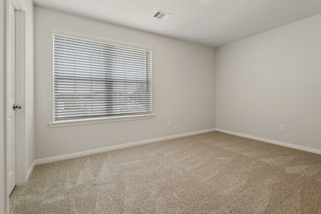 Photo - 15826 Berry Hl Dr