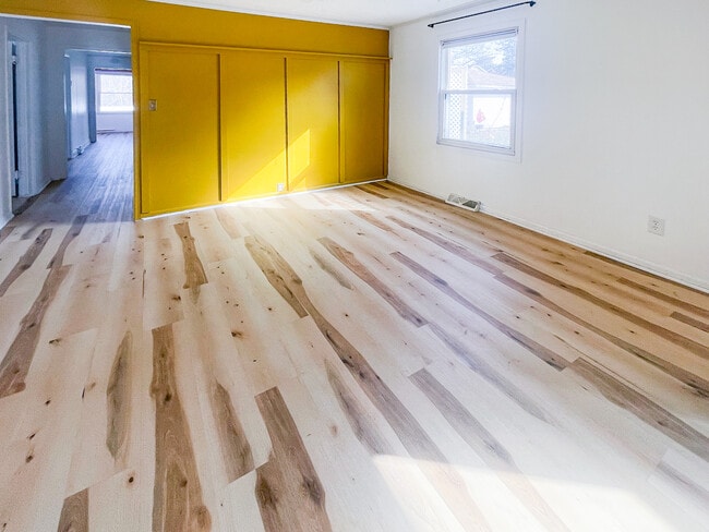 Photo - 705 State St