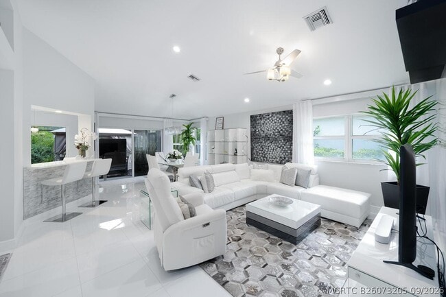 2081 NW 52nd St