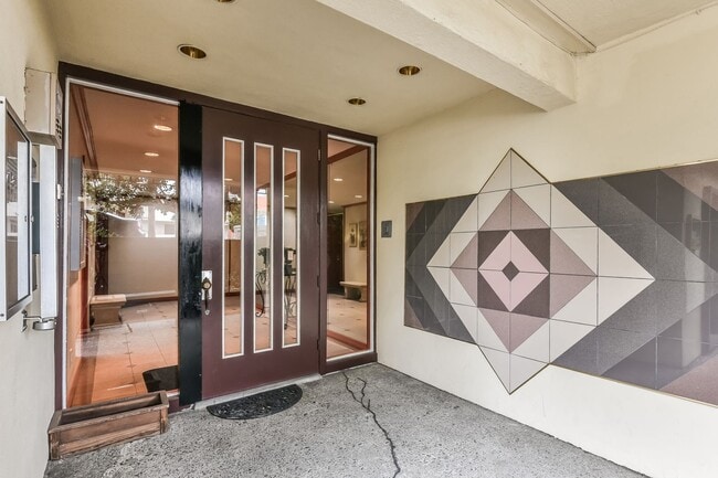Photo - Light And Bright One Bedroom Condo In Oakl... Unit 430