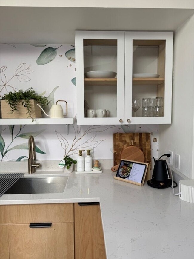 Photo - 148 E Hill Rd