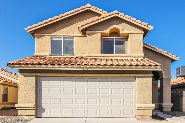 Building Photo - 1012 N Blackstone Dr