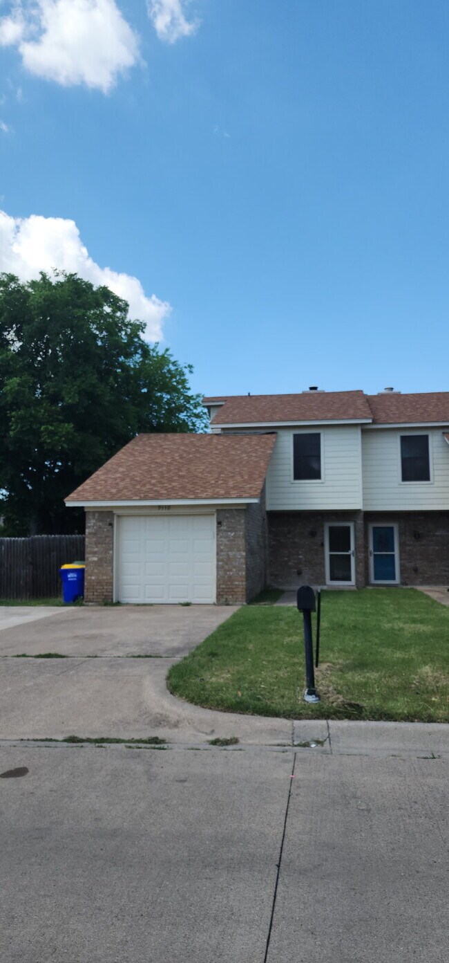 Photo - Now Leasing Charming 2 bedroom Townhome with garage & fenced backyard. – 9110 White Settlement R...