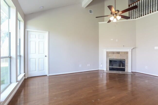 Photo - 407 Cedar Branch Dr