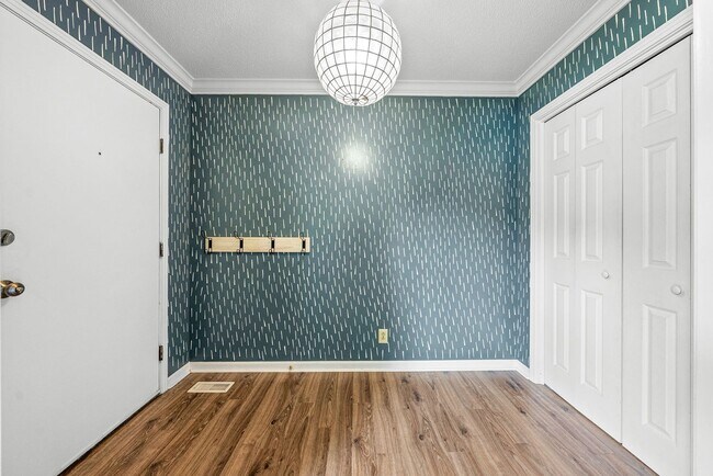 Photo - Pet Friendly Three Bedroom with Basement!