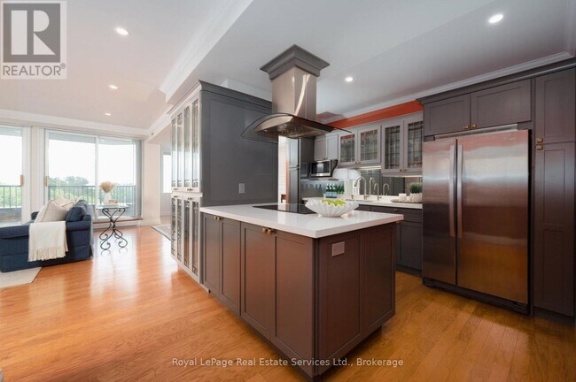 Photo - 100 Lakeshore Rd E Unit 1105