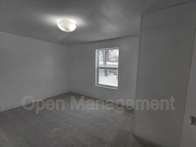 Photo - 301 Mantle Ave