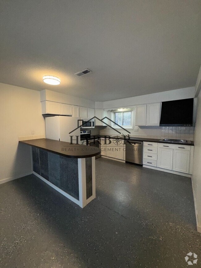 Building Photo - 823-6 Doran Drive Boone, IA Renovated Unit 6 Rental