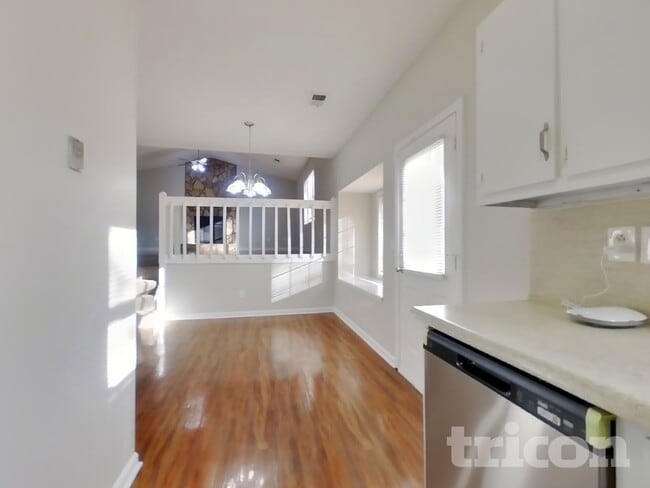 Photo - 2740 Chickory Hill