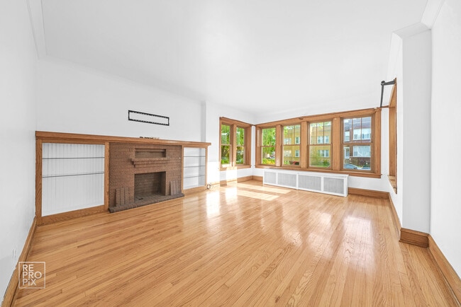 Photo - 4055 W Nelson St Unit 1