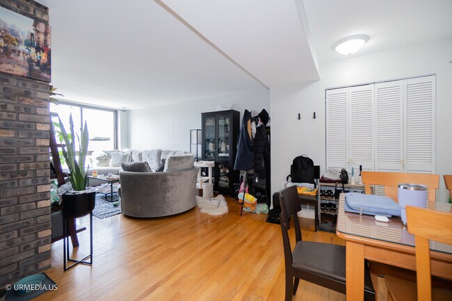 Photo - 2201 N Cleveland Ave Unit 501