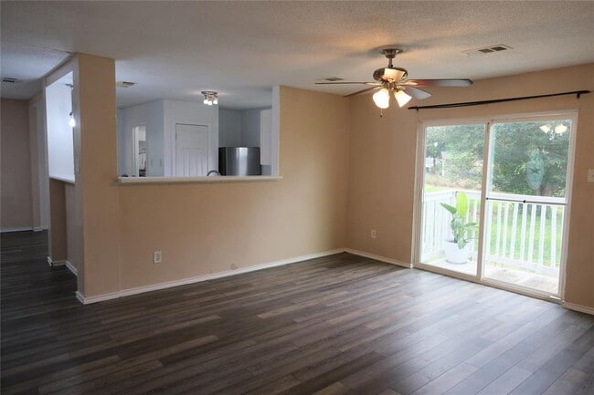 Photo - Enjoy peaceful country living just minutes from Elgin! Unit C