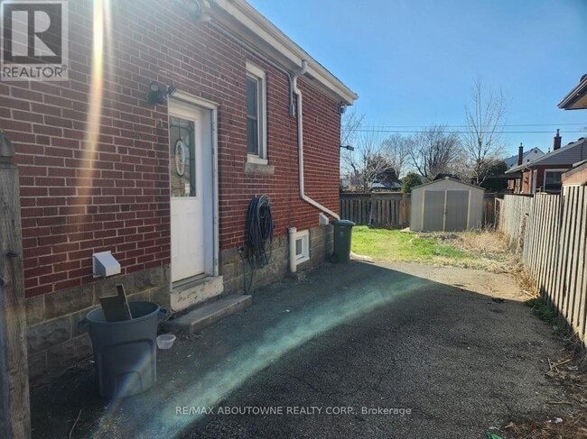 Photo - 366 Upper Ottawa St