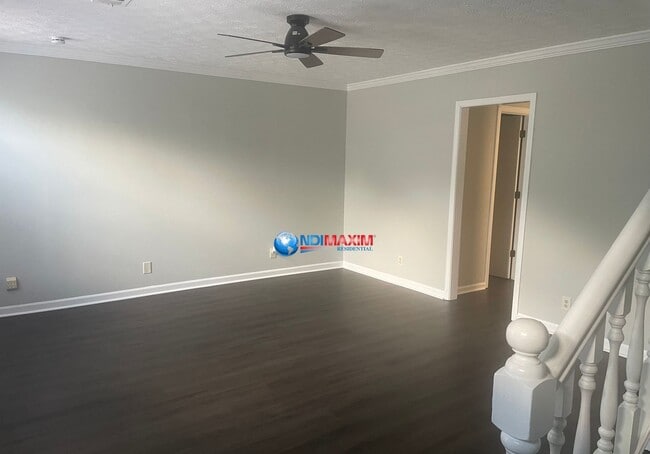 Photo - Renovated apartment part of a 4-plex in Sn... Unit 2605 Parkside Way