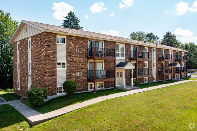 Brentwood Village Apartments For Rent in Liverpool, NY | ForRent.com