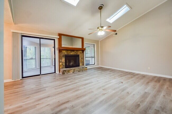 Photo - 4902 N Redan Cir