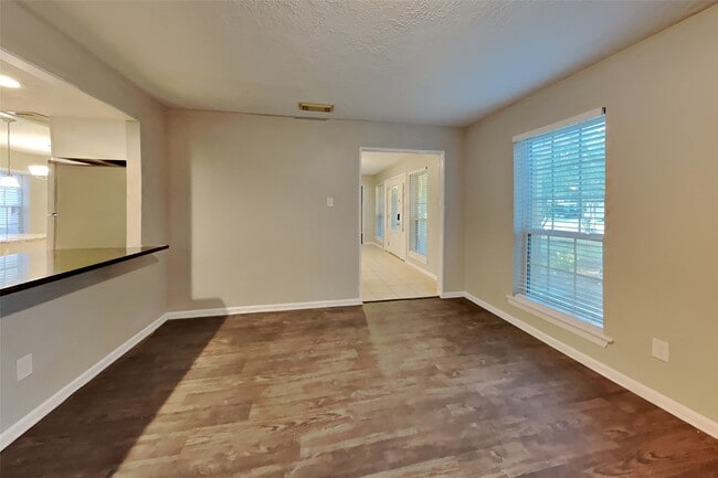 Photo - 46 Berryfrost Ln