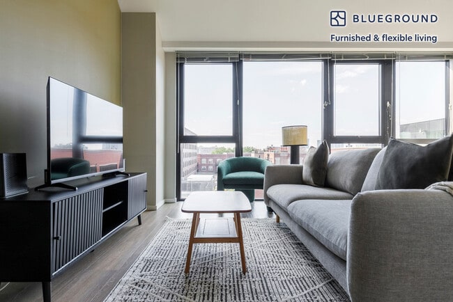 Photo - 211 W Scott St Unidad FL6-ID1298