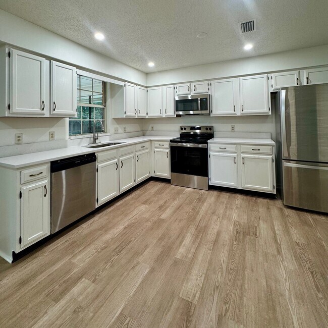 Photo - 11640 Halethorpe Dr House