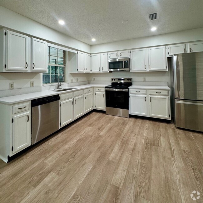 Building Photo - 11640 Halethorpe Dr Rental