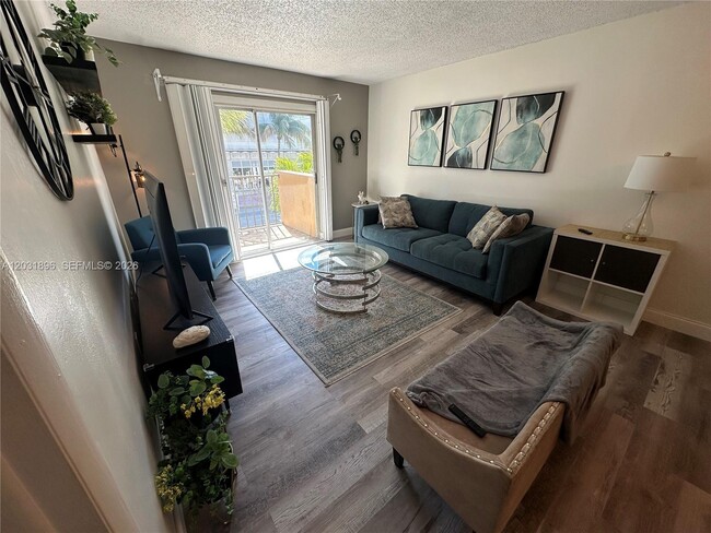 Photo - 1150 Collins Ave Unit 204