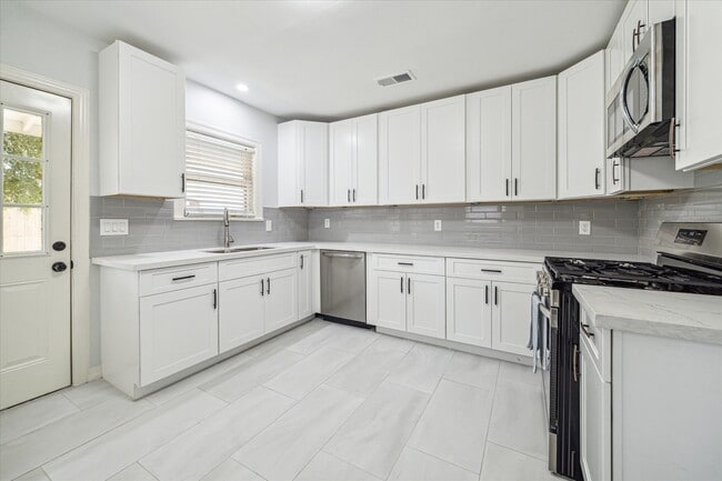 Photo - 1745 Lexington St