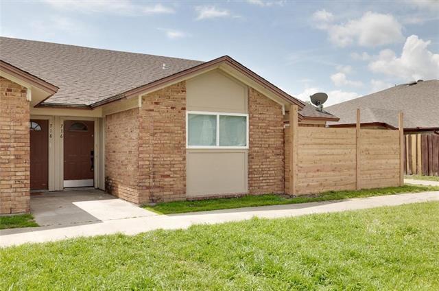 Photo - 716 E Pecan St