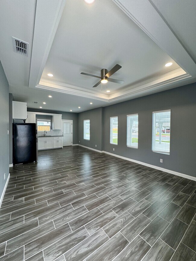 Photo - 3004 W Driftwood St Unit 2