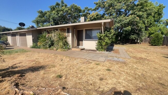 Building Photo - Suzette 3 Unit 2256