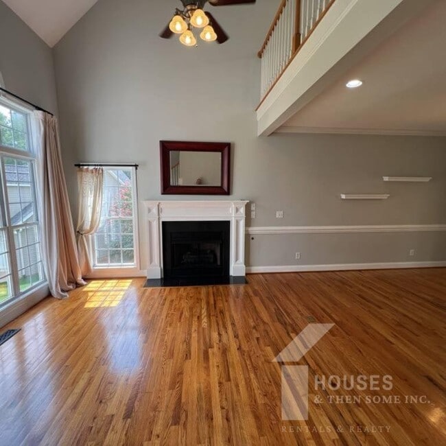 Photo - 606 Mattie Ln