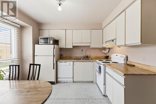 Photo - 595 Third St