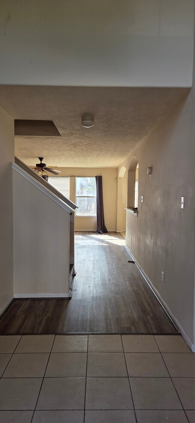 Photo - 14127 Magnus Ln