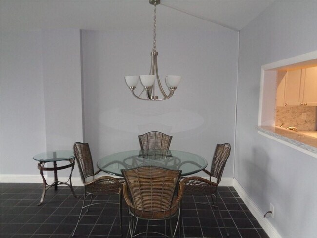 Photo - 1777 SE 15th St Unidad 218