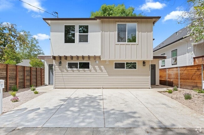 Building Photo - 3019 8th Ave Unit A Rental