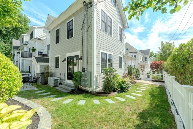 28 Douglass Park