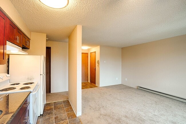 Photo - Imperial Crown Manor Apartments