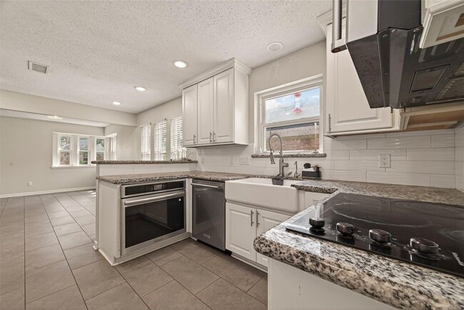 Photo - 14507 Ravenhurst Ln