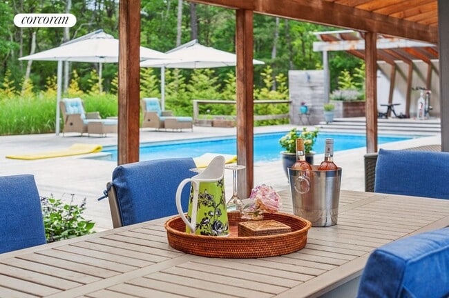 Building Photo - 165 Swamp Rd