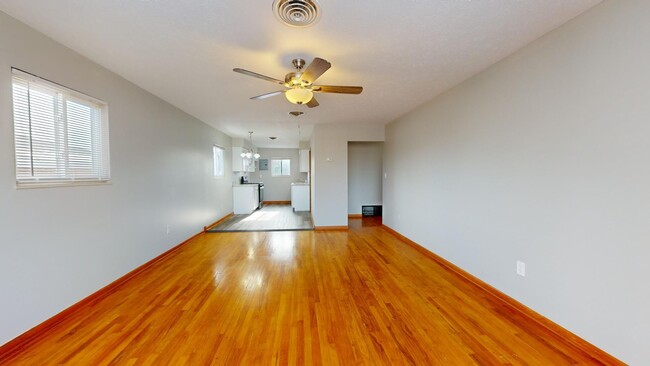 Photo - 7405 Marlborough Ave Apartamento Unidad Up