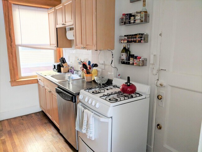 Photo - 97 Hancock St