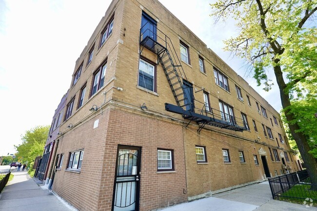 Building Photo - 6707 S Artesian Ave Rental