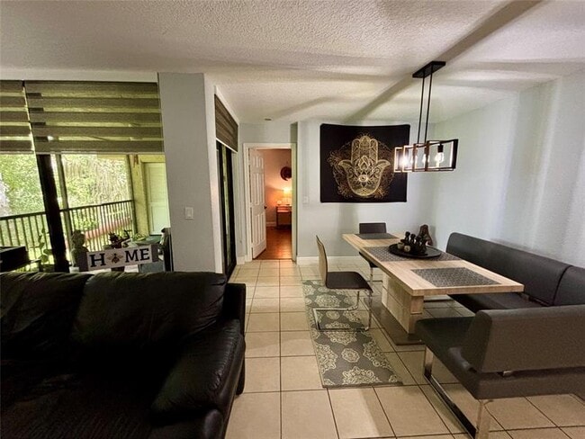 Building Photo - 2520 NW 49th Terrace Unit 2520 Rental