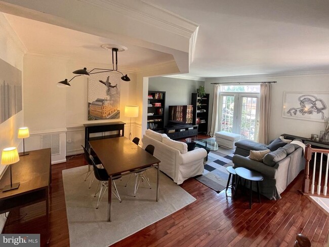 Building Photo - 102 Lounsbury Pl