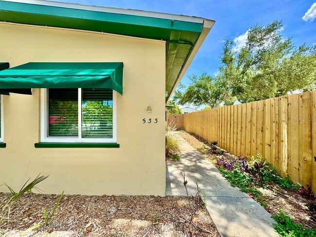 Building Photo - 533 Yelvington Ave