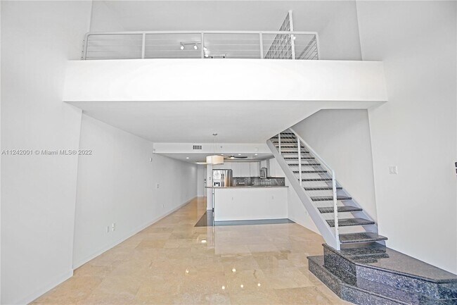 Photo - 2000 Bay Dr Unit 402