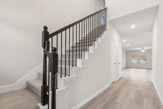 Photo - 702 Dotty Dr