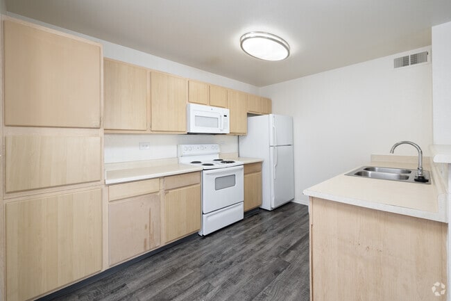 Interior Photo - Fountain Springs