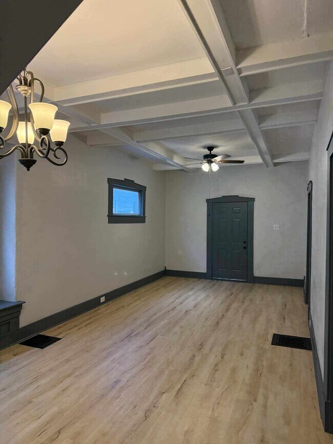 Photo - MASSIVE 4 bedroom, 2 bathroom house. RENOVATED