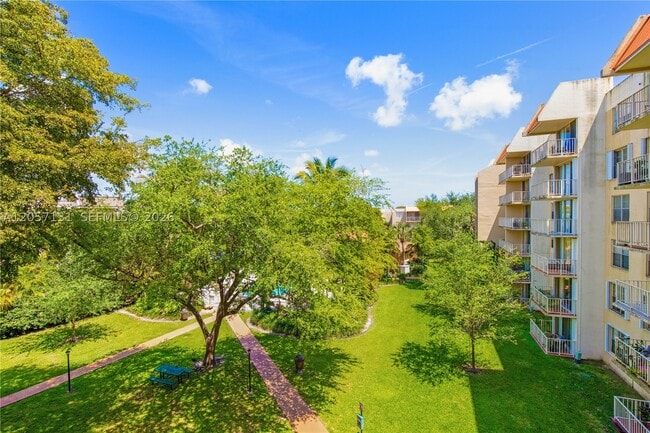 Photo - 13120 SW 92nd Ave Unit B-409