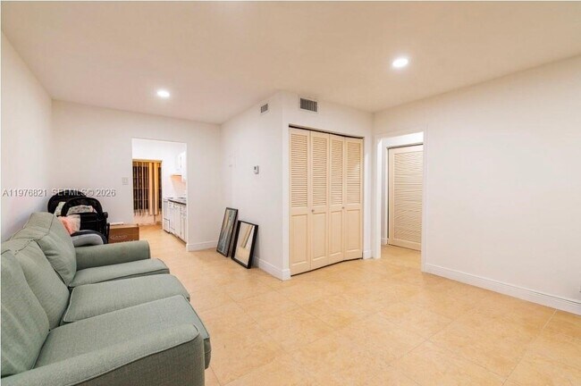 Photo - 7300 NW 4th Pl Unit 204